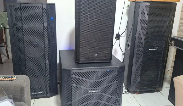ALUGO CAIXAS DE SOM OP 5060 POTENTES ACOMPANHA MESA 12 CANAS E PAR DE MICROFONES