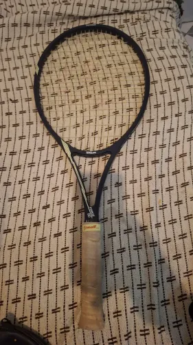 Raquete wilson force 110