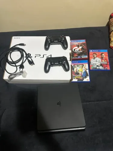 PS4 Slim 1TB à venda