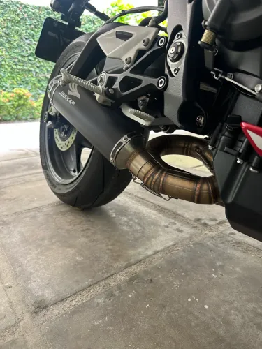 Escapamento full Jeskap GP2 R para Street Triple 765 nova