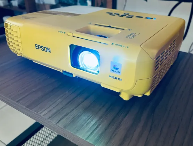 Projetor Epson W18+ HD Nativo 3000 Lumens