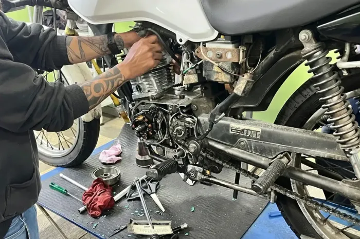 Mecânico de moto no João Eduardo