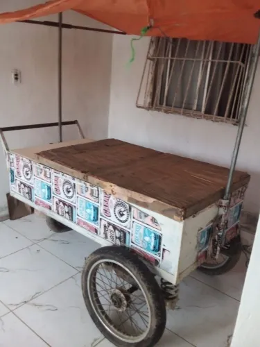 Vende-se carroça
