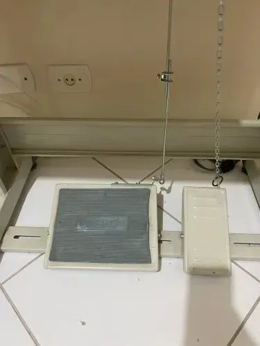 Máquina gensy overloque 