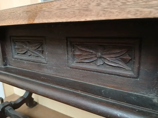 Mesa antiga