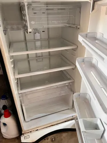 Vende-se geladeira