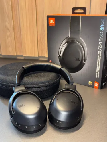 Fone de Ouvido Bluetooth JBL Tour One M2