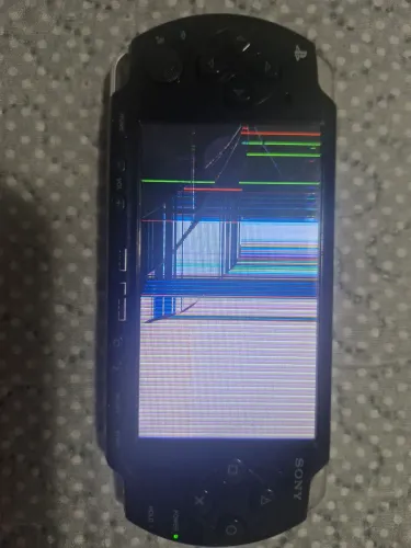 PSP 2001 (display danificado)