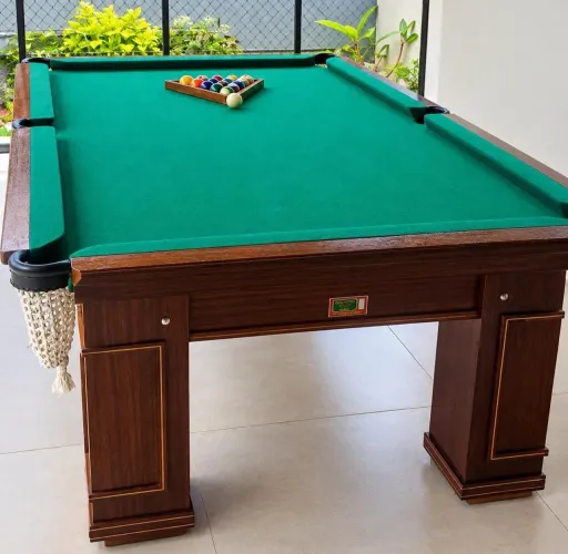 Mesa de Sinuca em Madeira - Completa com Acessórios e Capa de Proteção