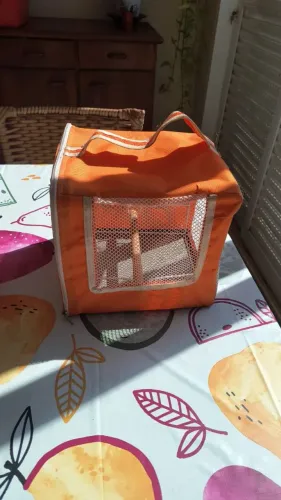 Gaiola média, gaiola pequena + bolsa de transporte R$ 90,00 tudo 