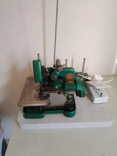 Máquina de costura overlock GEM-16D