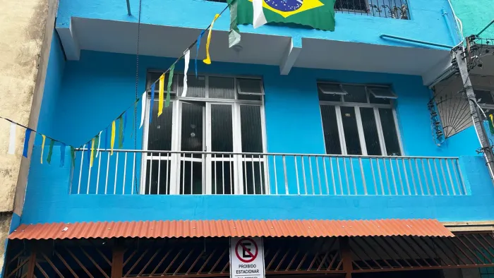 ALUGO UMA CASA RUA SALVADOR 1° ANDAR