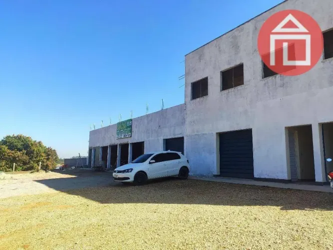 Excelente ponto comercial, acessibilidade privilegiada, 742 m² de terreno, sendo, 110 m² c