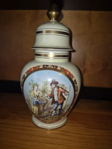 POTICHE ANTIGO EM PORCELANA - DP