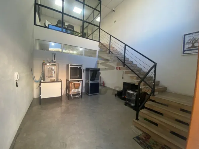 Galpão Comercial para Locação no Bairro Paraíso em Santo André - SP.