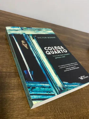 Livro Colega de Quarto