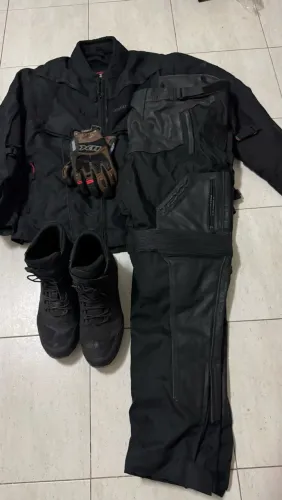Roupa completa X11 e TEXX. Valores nas informações