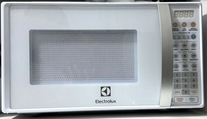 Microondas Electrolux 20L NOVO (2 meses)