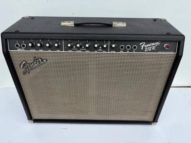Amplificador guitarra Fender Frontman 212R