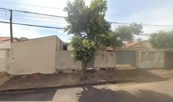 Casa no Bairro Industrial - Guararpes-SP
