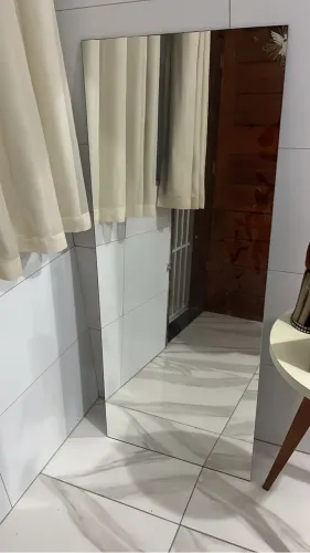 espelho de corpo inteiro