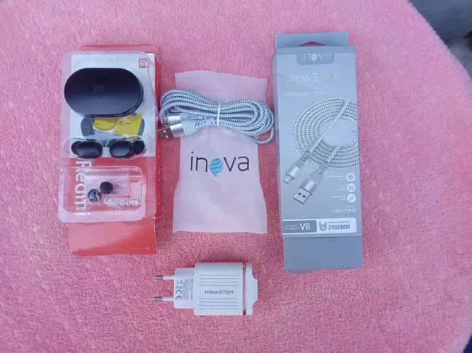 Acessórios para celular! Fones de ouvido, Cabo USB e Brinde!