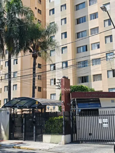 Apartamento à venda em condomínio no Jardim Cláudia, São Paulo-SP: 2 quartos, 1 sala, 1 ba