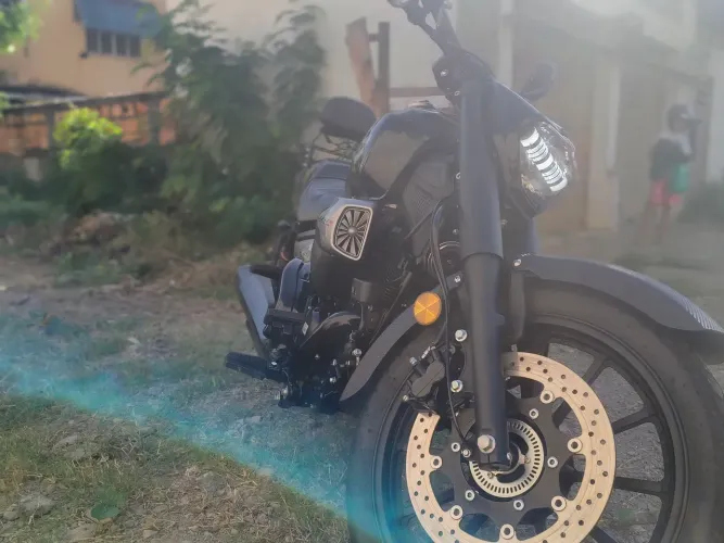 Moto custom Titanium 250 cilindradas