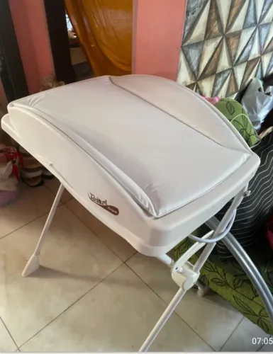 Vendo banheira com trocador da Burigotto.