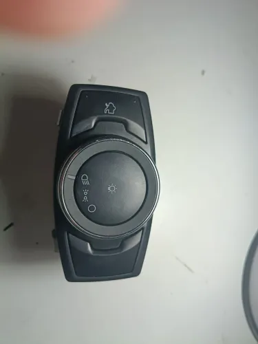 Vendo chave de ligar a luz do Ford Ka e desligar abrir o porta-mala estado novo