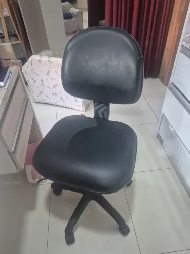 CADEIRA SECRETÁRIA GIRATÓRIA