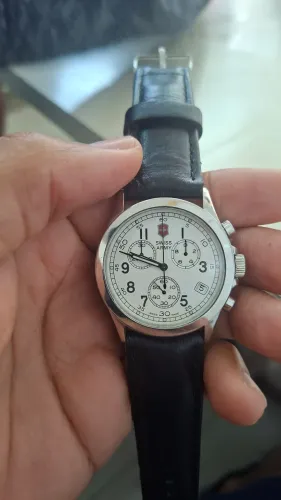Relógio victorinox original vendo olx pay mais entrega para todo Brasil faço envio