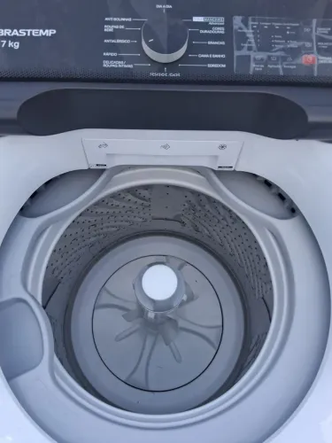 Por 1.300 vendo máquina de lavar Brastemp de 17kg funciona perfeitamente aceito ? ou pix