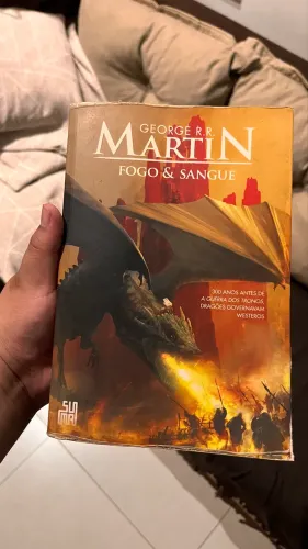 Livro - Fogo & Sangue de George R. R. Martin