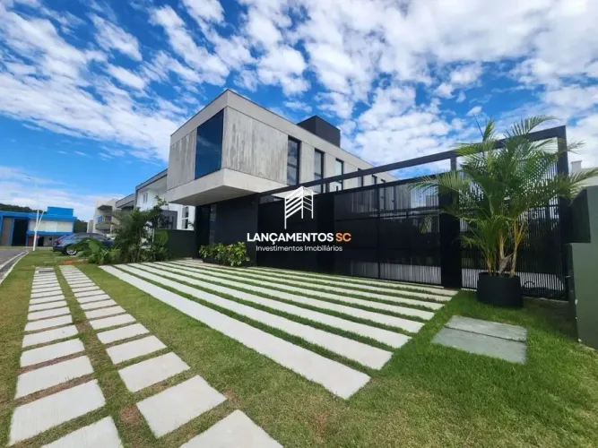 Casa alto padrão no condomínio Ilha do Arvoredo, Av. Red Park, Florianópolis