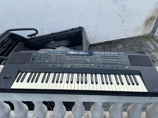 Teclado roland e-70 sintetizador revisado funcionando