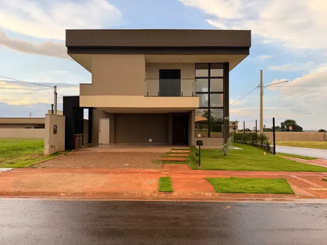 Sobrado com 4 Suítes no Santa Inês
