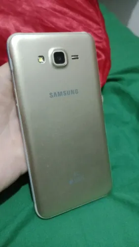 Samsung J7