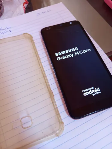 Celular j4