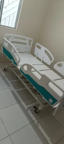 Cama hospitalar elétrica NOVÍSSIMA! Tem conversa...