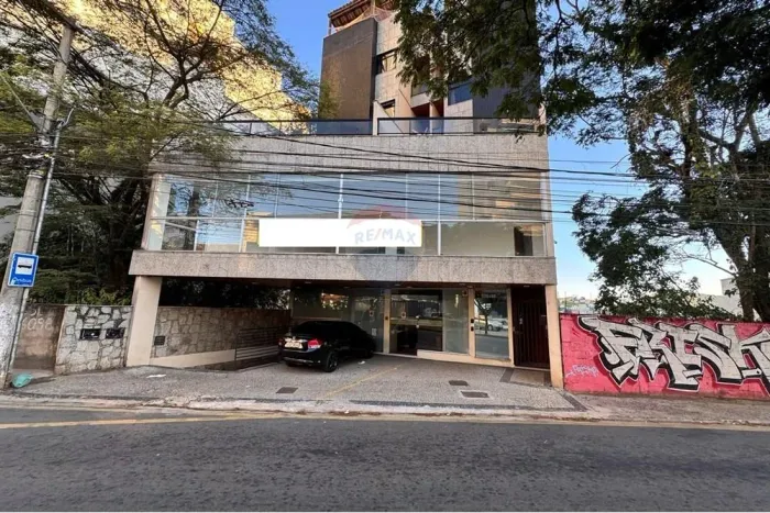Loja com 400 m² no bairro Passos , próximo ao Carrefour , para locação - Juiz de Fora.
