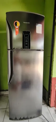 Vendo essa geladeira Panasonic