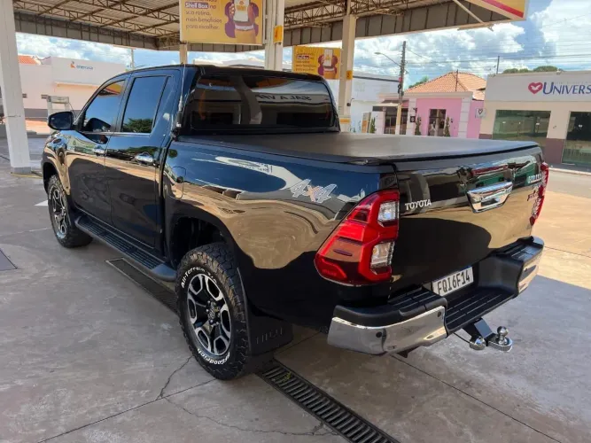 Toyota Hilux CD SRX 4X4 2.8 TDI 16V Diesel Aut. 2021
