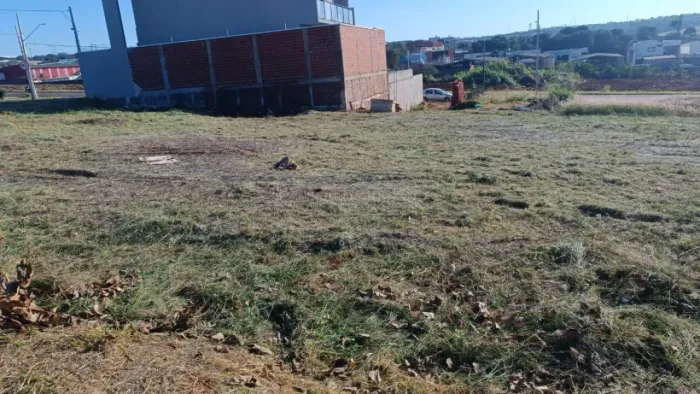 Terreno de esquina 615m² para locação ? Jardim Inglaterra ? Maringá