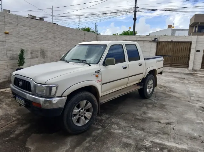 Toyota Hilux CD SRV 4X2 3.0 8V 90cv Diesel 2002
