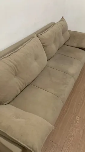Sofá bege (só precisa fazer limpeza) 