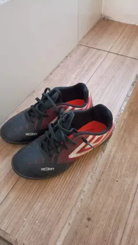 Vendo Chuteira marca Umbro 