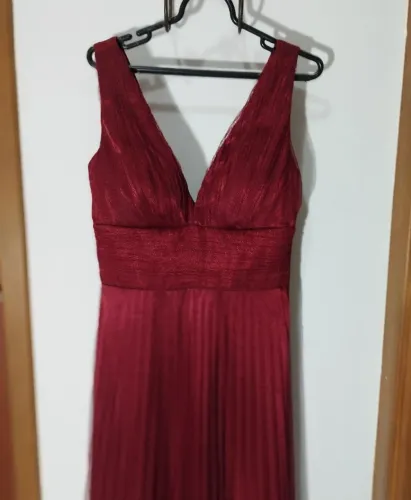 Vestido longo de festa Marsala