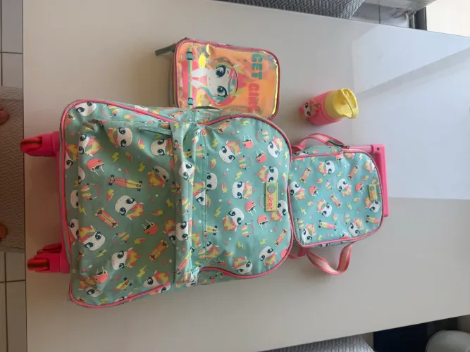Mochila, lancheira e estojo Puket