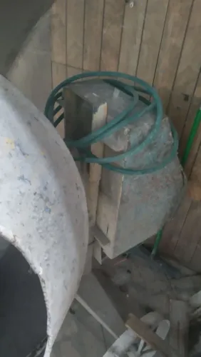 Vende-se betoneira